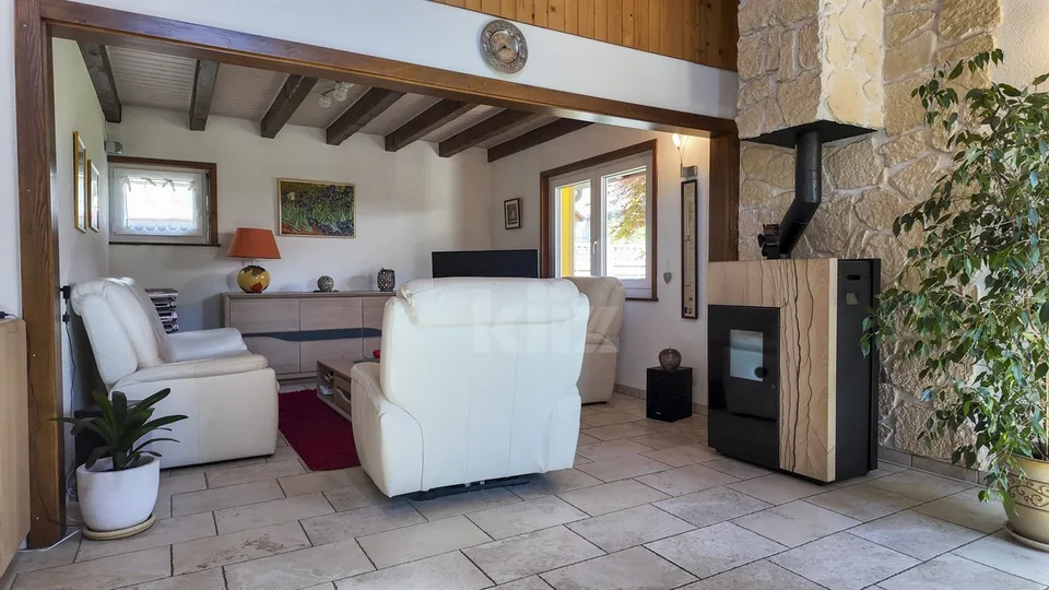 Deliziosa casa indipendente con veranda a quattro stagioni – foto 6 di 13