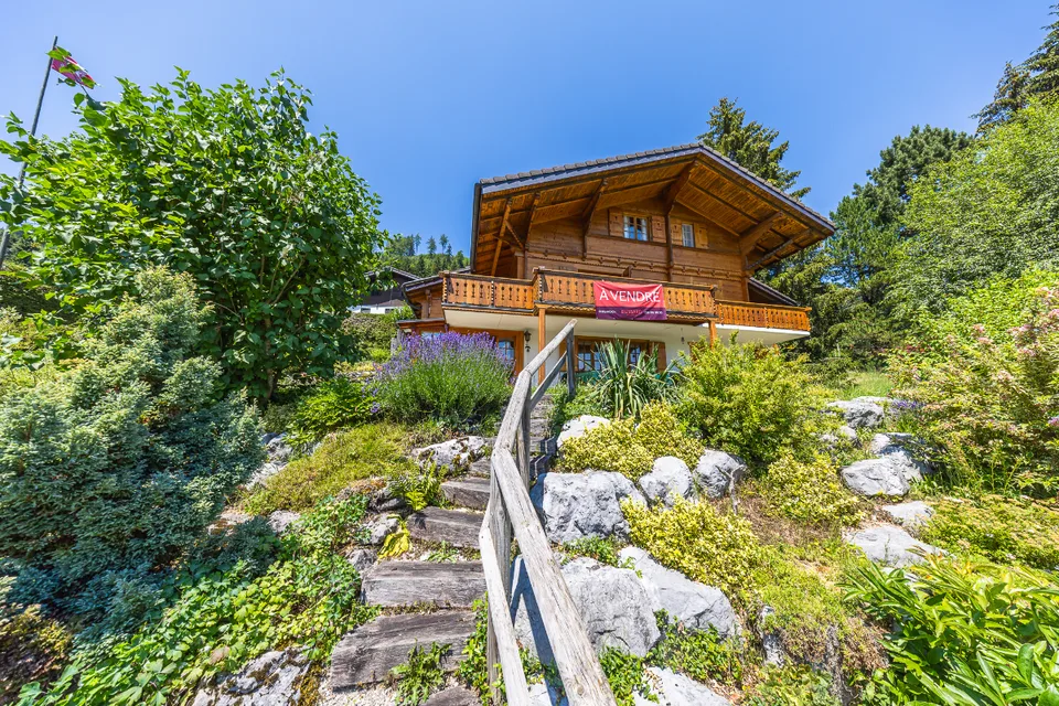 Chalet de charme au coeur d'un paysage préalpin grandiose