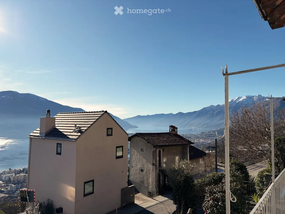 Palazzo Haus mit Seeblick und Studio - Casa in stile palazzo con vista lago e studio indipendente