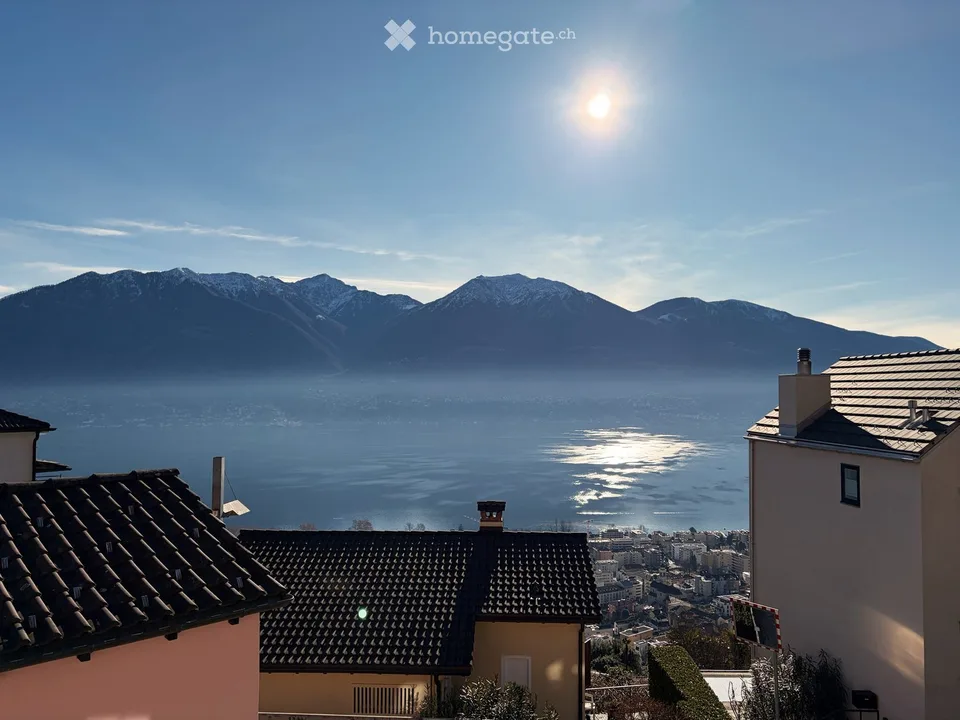 Palazzo Haus mit Seeblick und Studio - Casa in stile palazzo con vista lago e studio indipendente