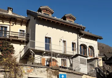 Palazzo Haus mit Seeblick und Studio - Casa in stile palazzo con vista lago e studio indipendente