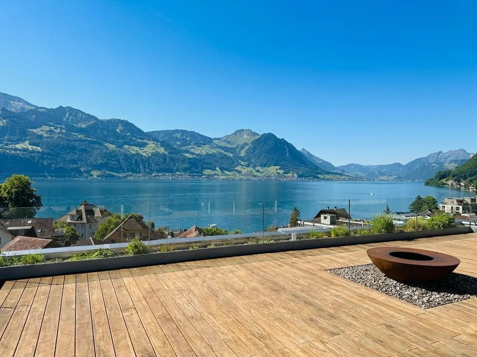 5.5-Zimmer-Maisonette mit unverbaubarer Seesicht, Gersau