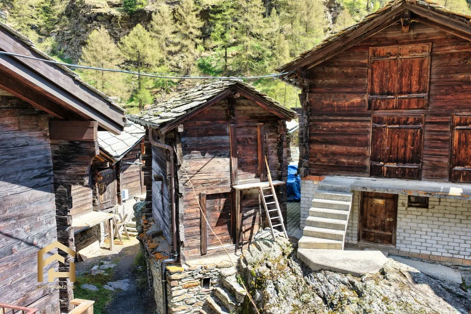 Historischer Walliser Speicher mit Charme im Herzen von Saas-Balen