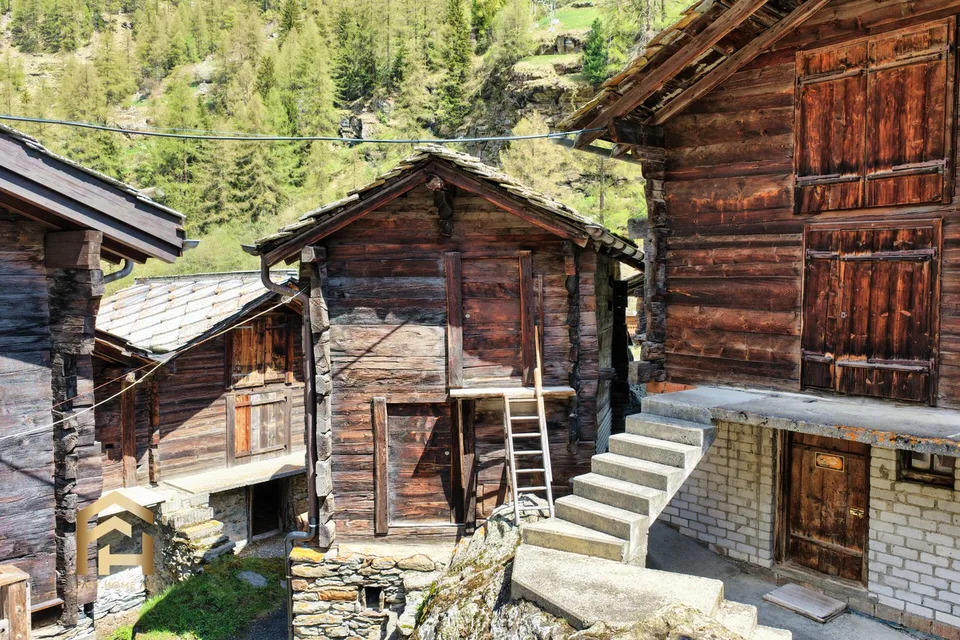 Historischer Walliser Speicher mit Charme im Herzen von Saas-Balen