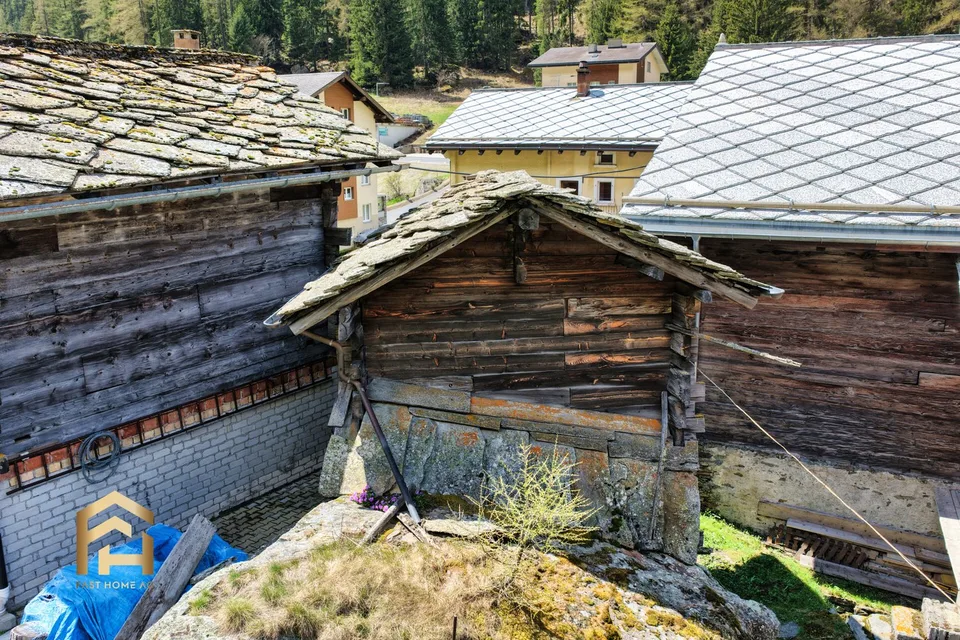 Historischer Walliser Speicher mit Charme im Herzen von Saas-Balen