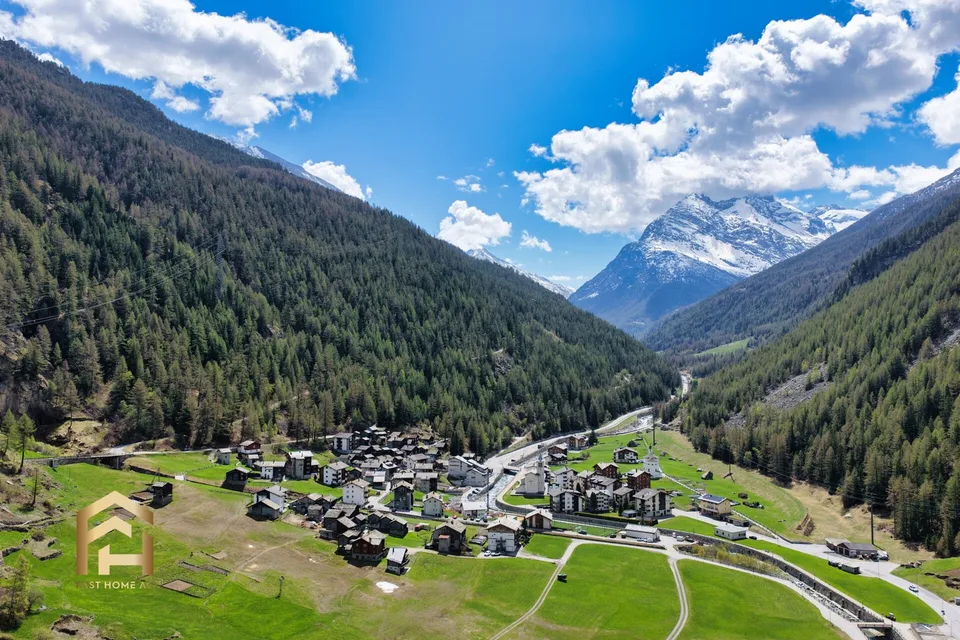 Historic Valais storehouse with charm in the heart of Saas-Balen – photo 10 of 13