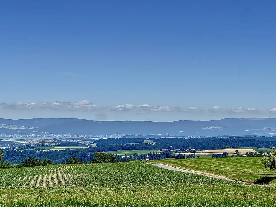 Belle propriété proche de Fribourg en bordure de terrains agricoles