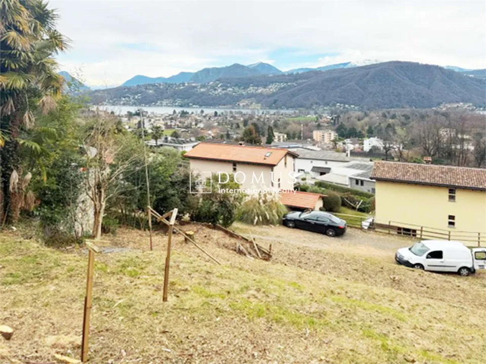 terreno con progetto approvato a pura