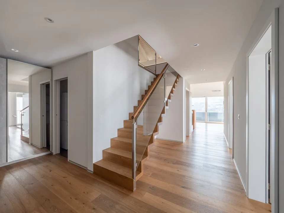 Mansarda 5.5 locali con grande terrazza e ripostiglio – 198 m² abitabili