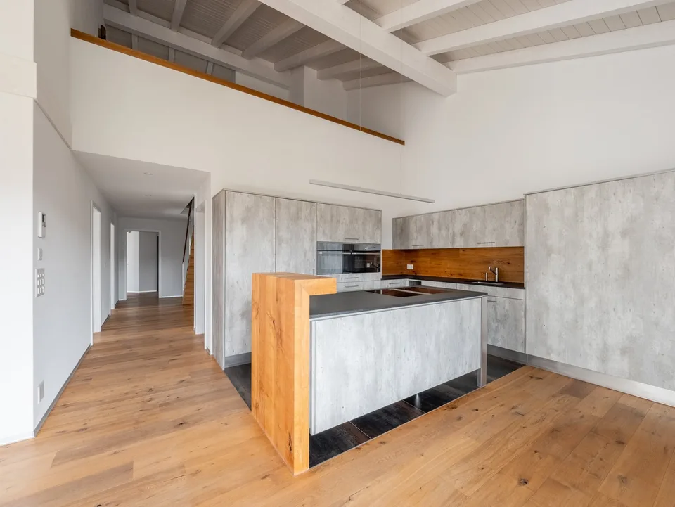 Mansarda 5.5 locali con grande terrazza e ripostiglio – 198 m² abitabili