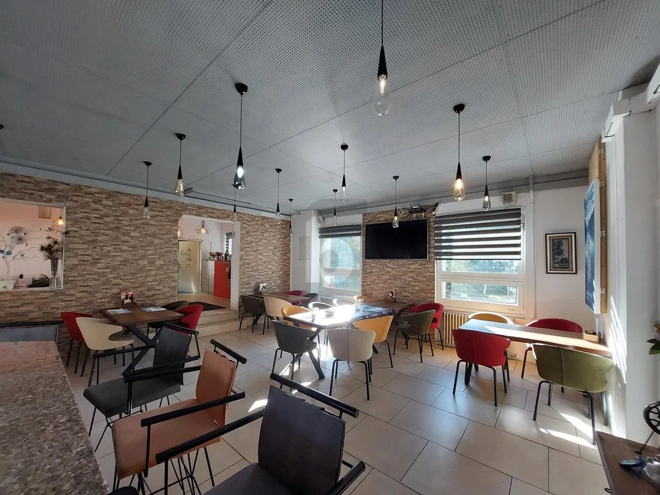 Elegante ristrutturazione con terrazza in posizione centrale!