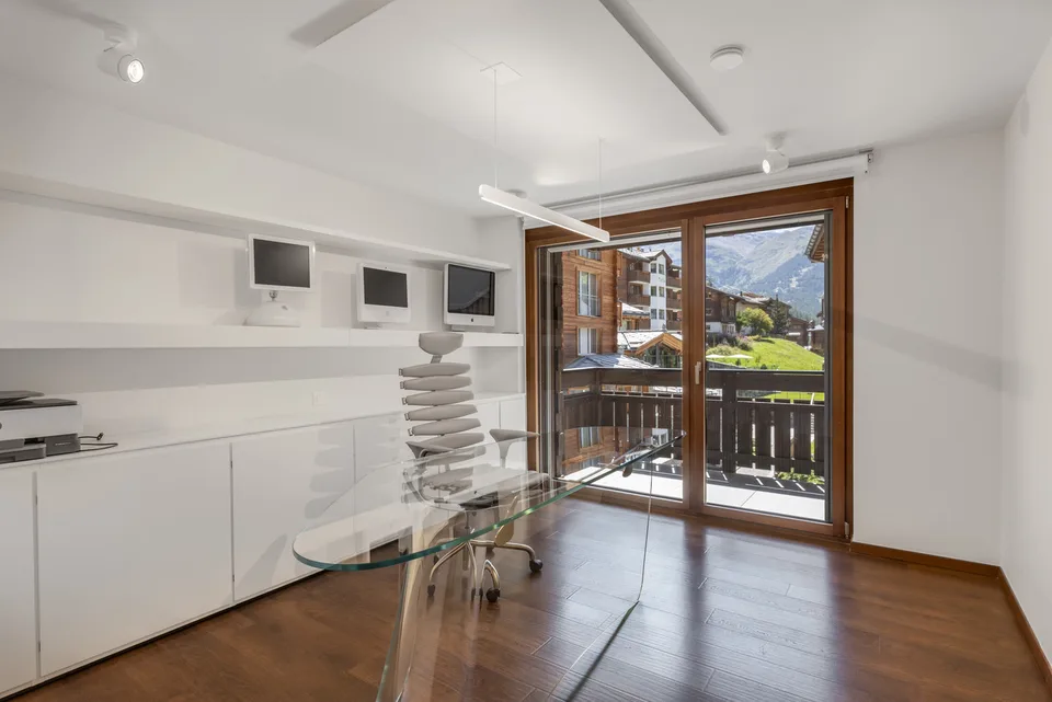 Top ausgestattete und gut gelegene 5.5 Zimmer Wohnung – Foto 10 von 11