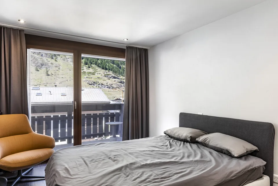 Top ausgestattete und gut gelegene 5.5 Zimmer Wohnung – Foto 6 von 11