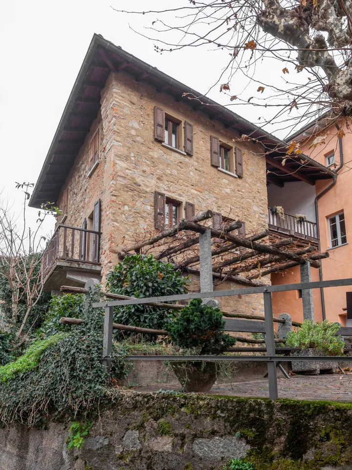 Verkauf eines charakteristischen Hauses im Kern von Iseo