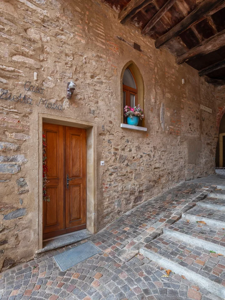 Verkauf eines charakteristischen Hauses im Kern von Iseo