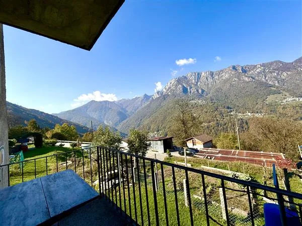 Centovalli-Palagnedra-Crupp: Casa 8 locali