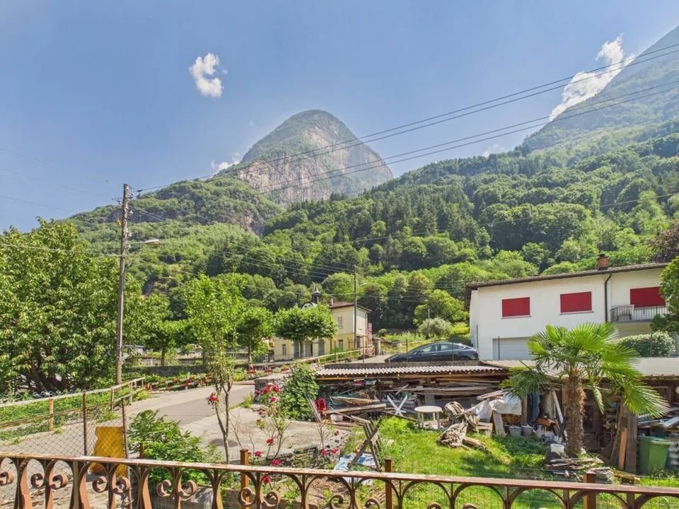 Charmantes Tessiner Haus mit Rustico an idyllischer Lage