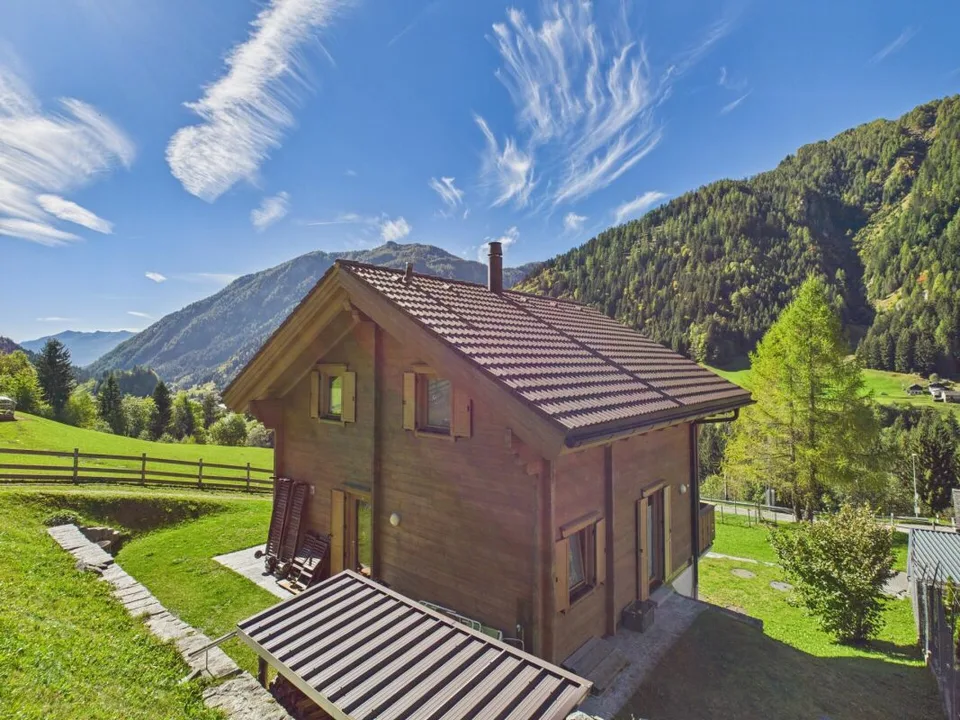 Wunderschönes Chalet mit unverbauter Aussicht auf die Berge