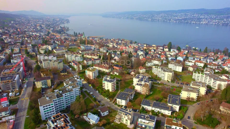 4.5-Zimmer-Wohnung mit Balkon und attraktivem Ausbaupotenzial