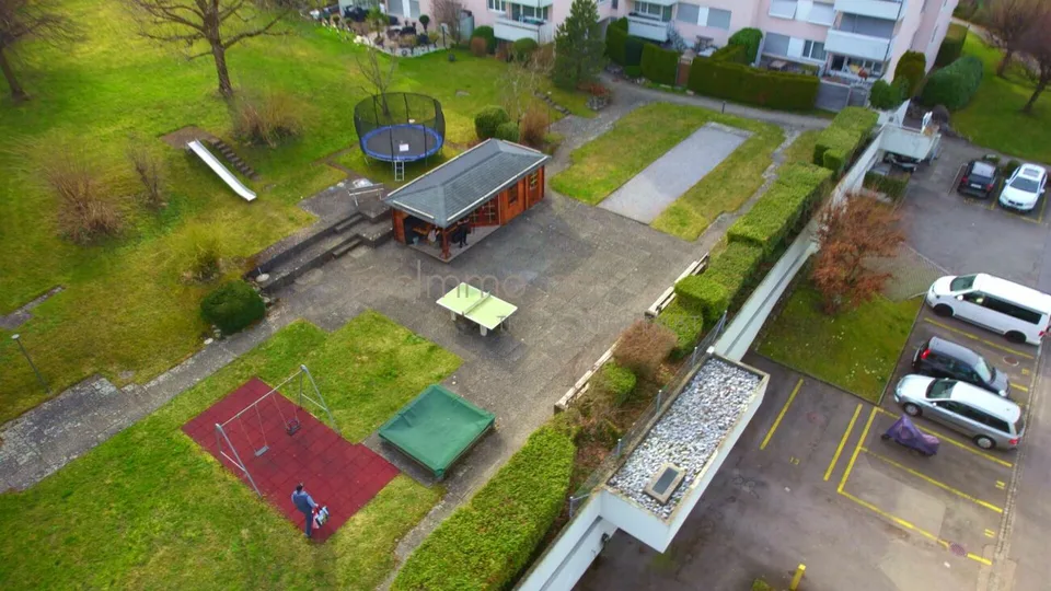 4.5-Zimmer-Wohnung mit Balkon und attraktivem Ausbaupotenzial – Foto 8 von 11