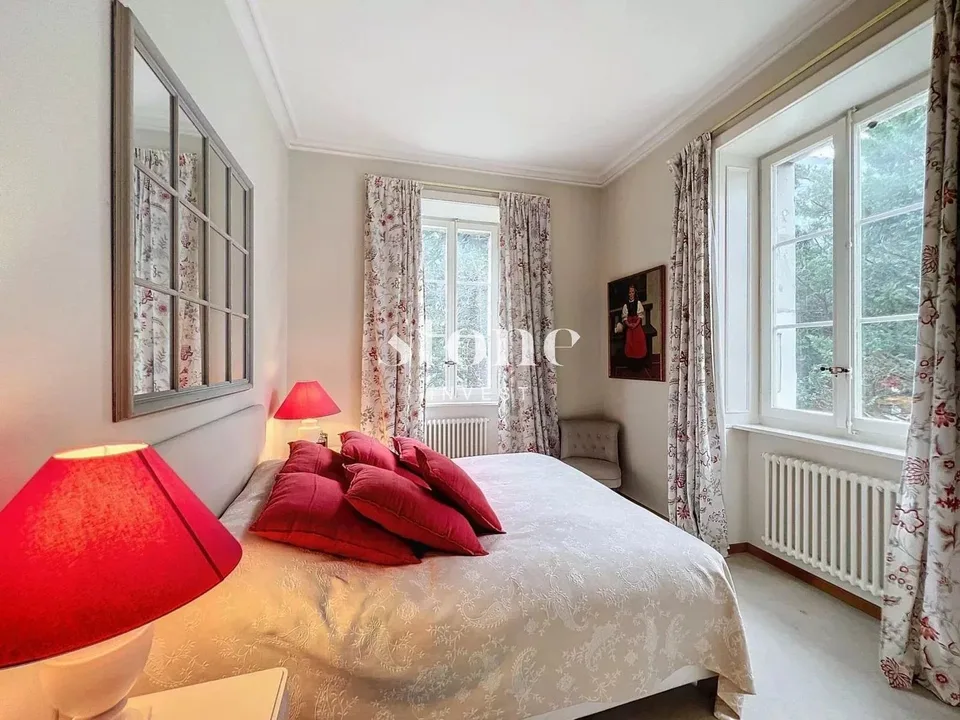 Elégant appartement de 6 pièces dans le Château de Veyrier