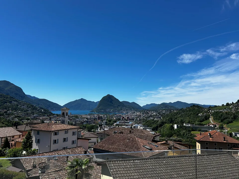 CANOBBIO  ATTICO DI PRESTIGIO CON TERRAZZE E SOLARIUM A POCHI MINUTI