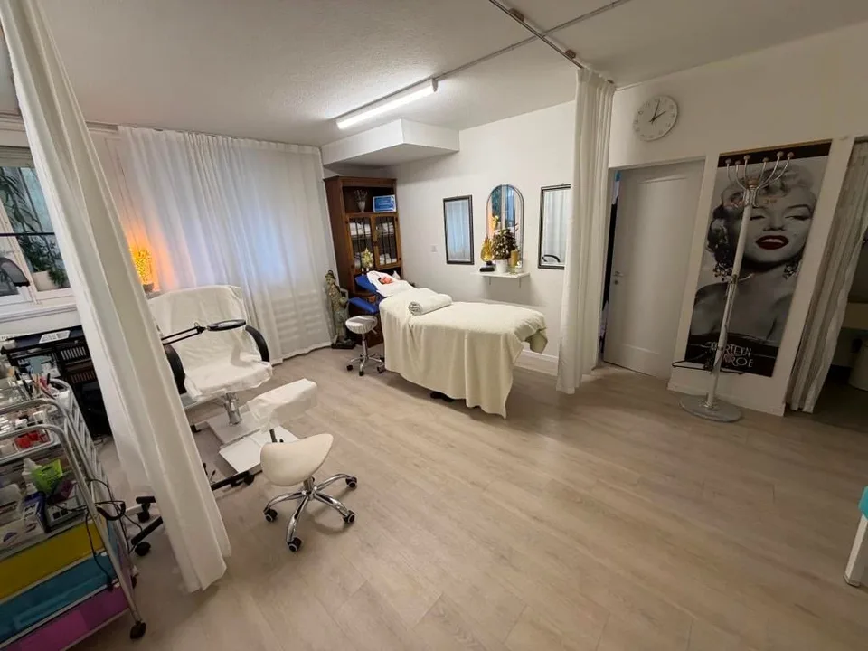 Maison d'habitation et de commerce en droit de construction – photo 10 sur 12
