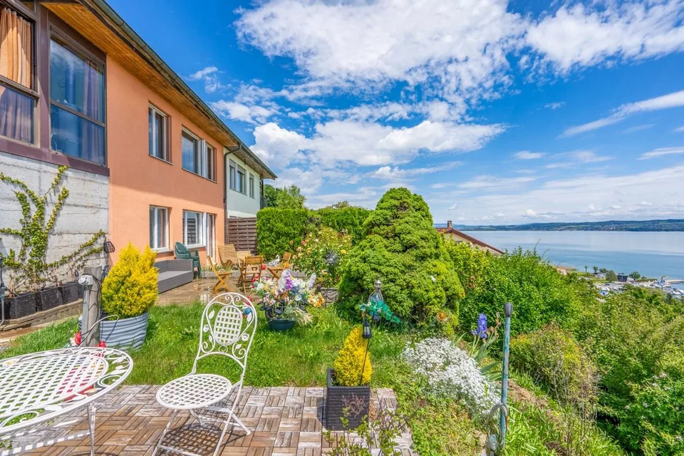 Magnificent Grundstück mit Blick auf den Murtensee und Möglichkeit, eine Wohnung oder ein Haus zu bauen – Foto 8 von 9