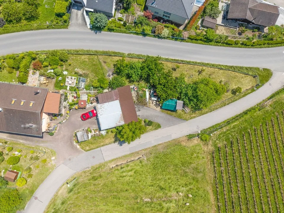 Magnifique terrain avec vue sur le lac de Morat et la possibilité de construire appartement ou maison