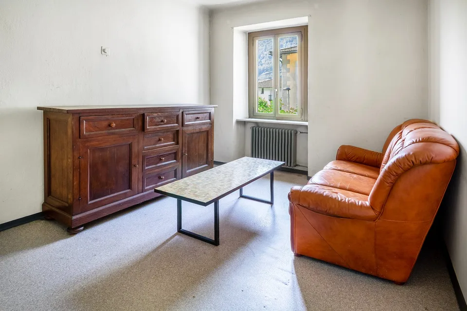 Casa con due appartamenti e potenziale di valorizzazione