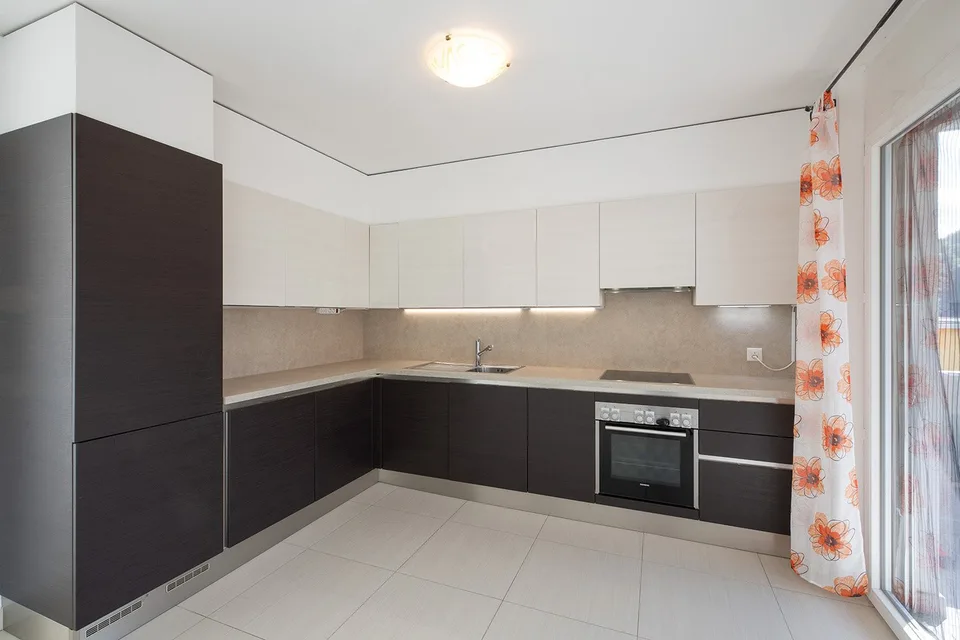 Elegantes Ferienhaus!!! Elegantestes Dachgeschoß mit 4.5 Zimmern und Panoramablick in Caslano – Foto 13 von 19