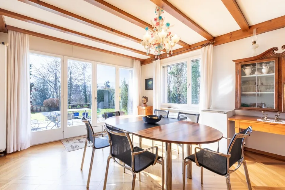 Casa con potenziale e vista sul lago