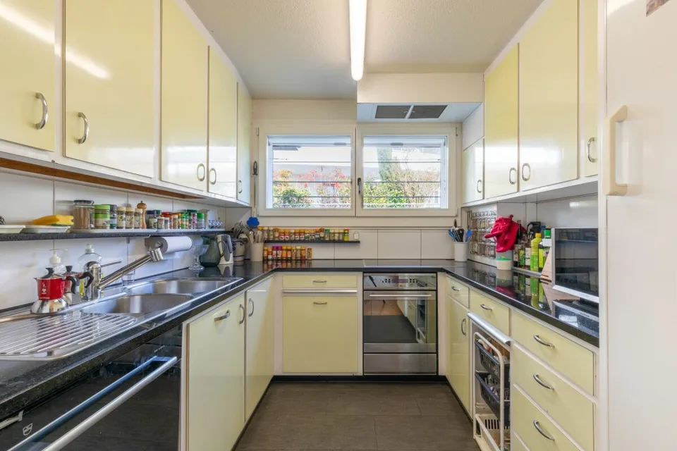 Casa con potenziale e vista sul lago
