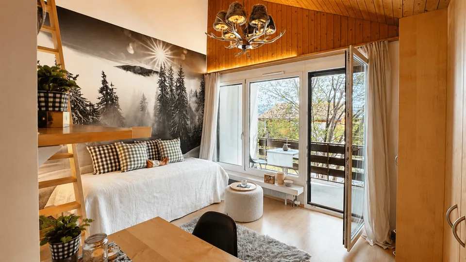 RESERVIERT: Möbliertes Ferien-Studio mit Ski-in, Balkon und Parkplatz