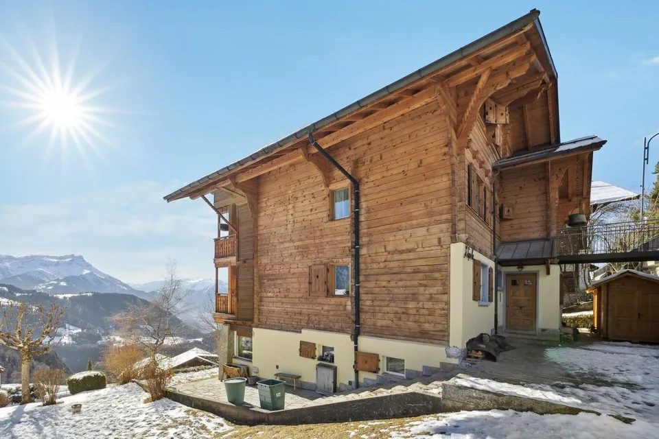 Prächtiges renoviertes Dachgeschoß - Unvergleichlicher Blick auf die Alpen
