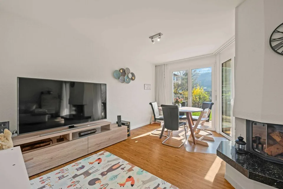 Grosszügiges 6.5-Zimmer Einfamilienhaus mit Pool & Wintergarten – Foto 19 von 29
