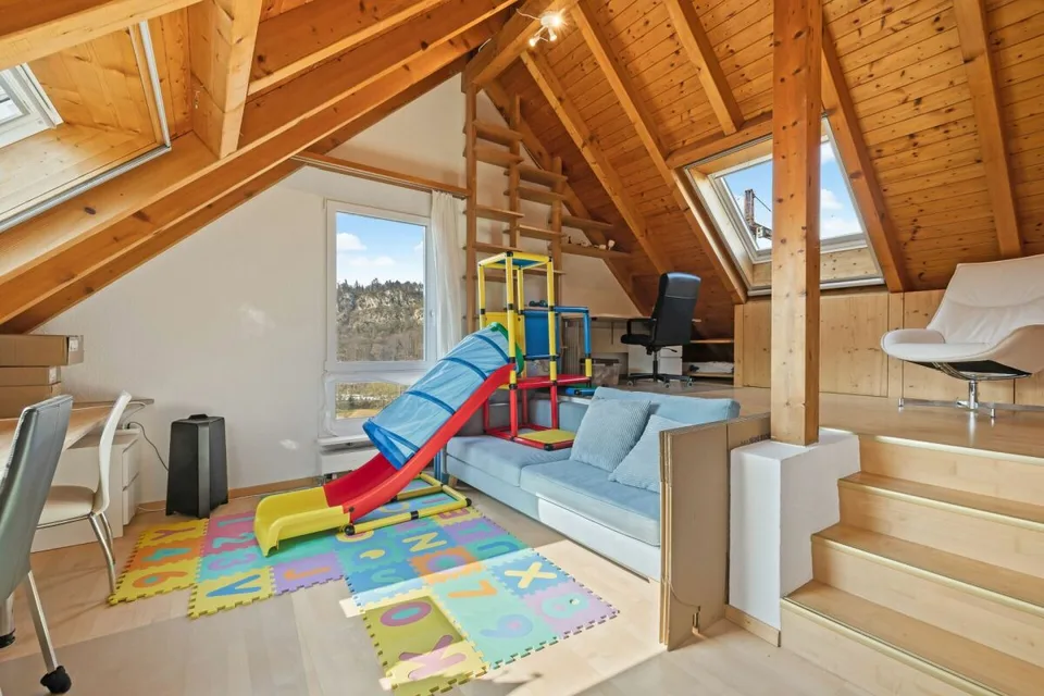 Grosszügiges 6.5-Zimmer Einfamilienhaus mit Pool & Wintergarten – Foto 24 von 29