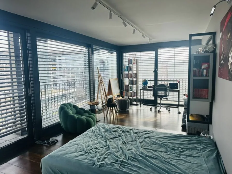 Triplex loft-style apartment – photo 9 of 12