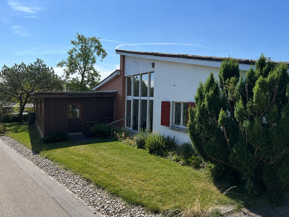 Casa unifamiliare di 6,5 locali con giardino invernale a Schalunen