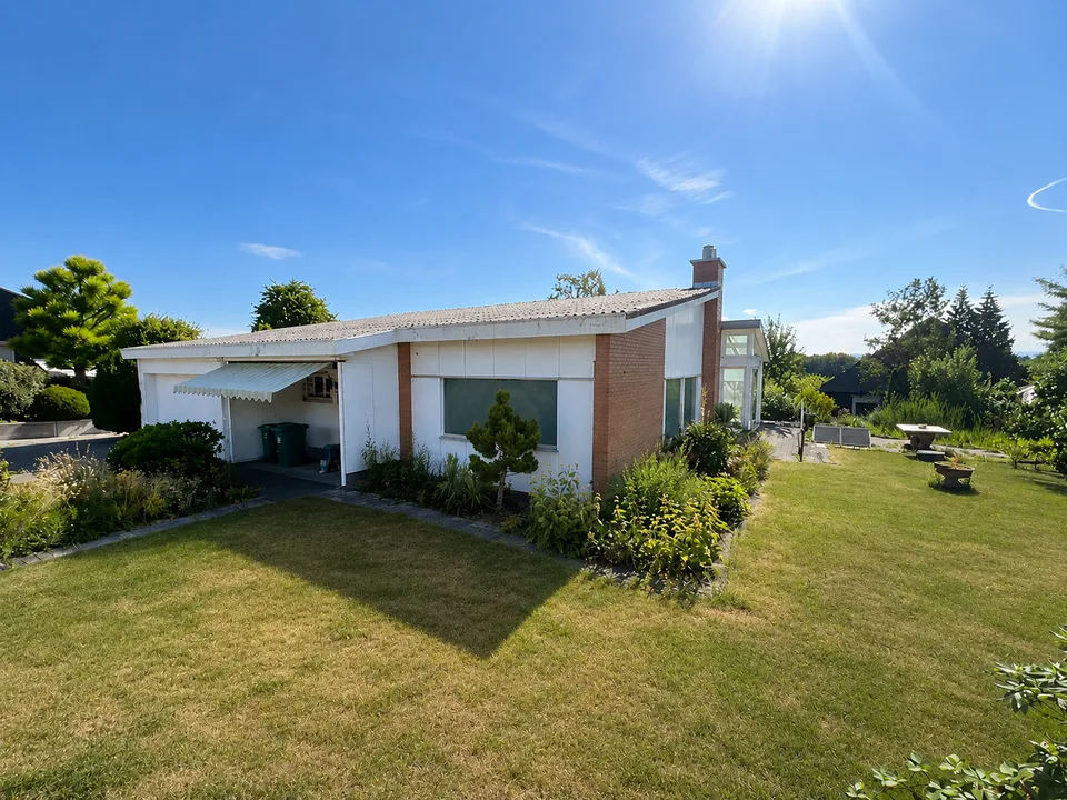 Freistehendes 6.5-Zimmer-Einfamilienhaus mit Wintergarten in Schalunen