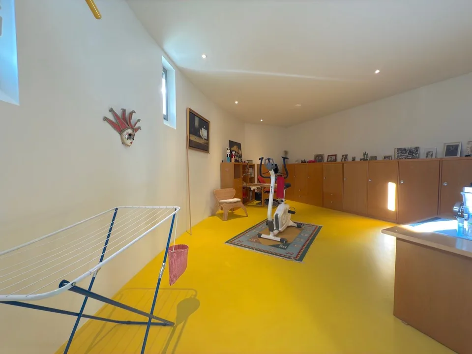 Moderna Casa Unifamiliare con grande terrazza – photo 17 of 18