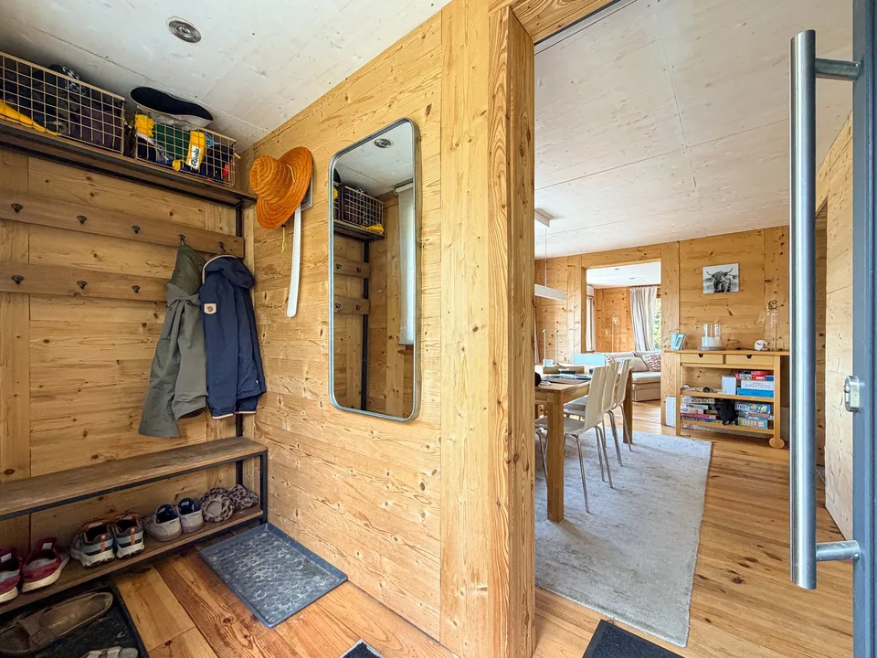 Chalet magnifiquement rénové sur une très belle parcelle plate à Ovronnaz/VS