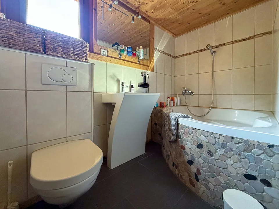 Schönes renoviertes Chalet auf einem sehr schönen, ebenen Grundstück in Ovronnaz/VS – Foto 11 von 20