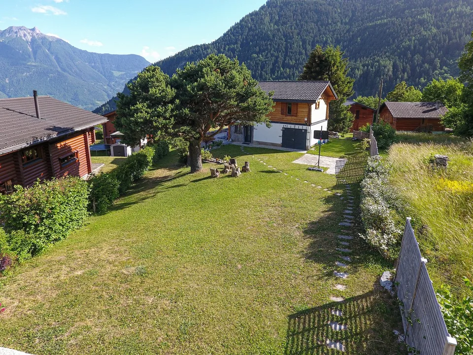 Schönes renoviertes Chalet auf einem sehr schönen, ebenen Grundstück in Ovronnaz/VS – Foto 18 von 20