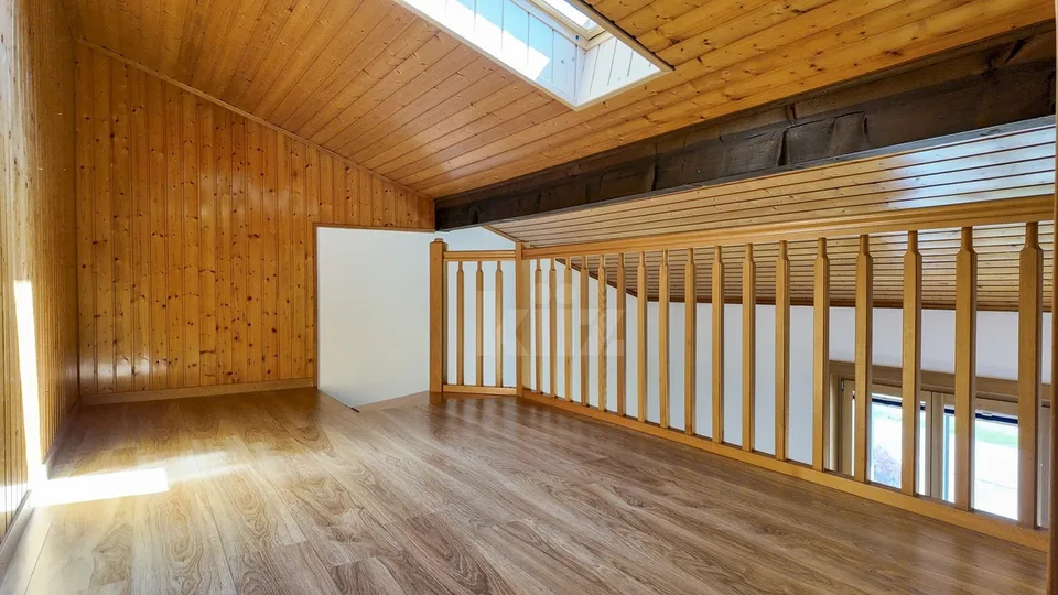 Familienvilla mit großem Garten und freier Aussicht – Foto 8 von 13