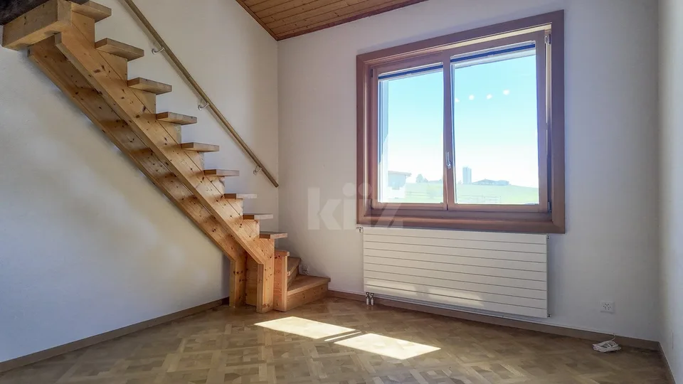 Familienvilla mit großem Garten und freier Aussicht – Foto 9 von 13