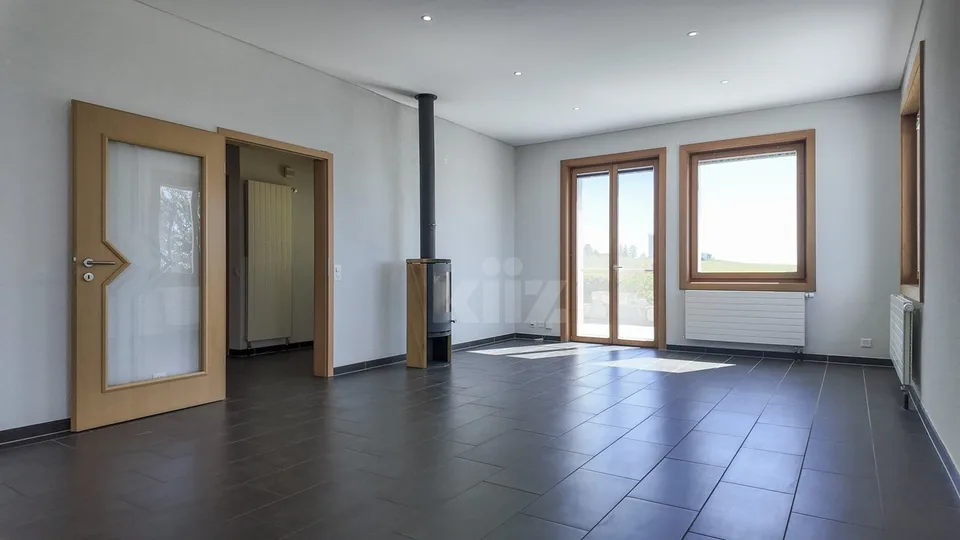 Maison familiale avec grand jardin et vue dégagée