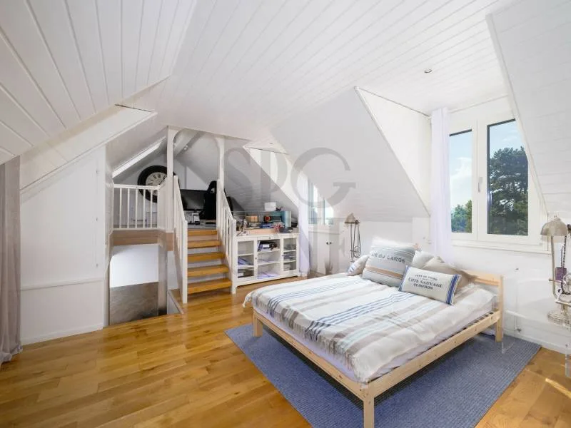 Elegantes und geräumiges Haus, sorgfältig renoviert – Foto 6 von 9