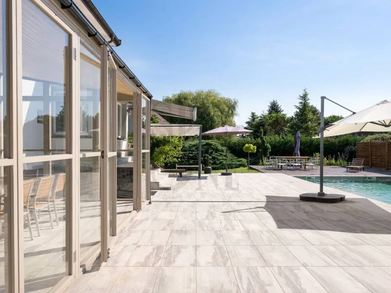Elegantes und geräumiges Haus, sorgfältig renoviert – Foto 9 von 9