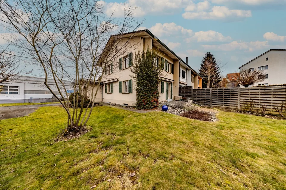Jolie maison avec beau jardin